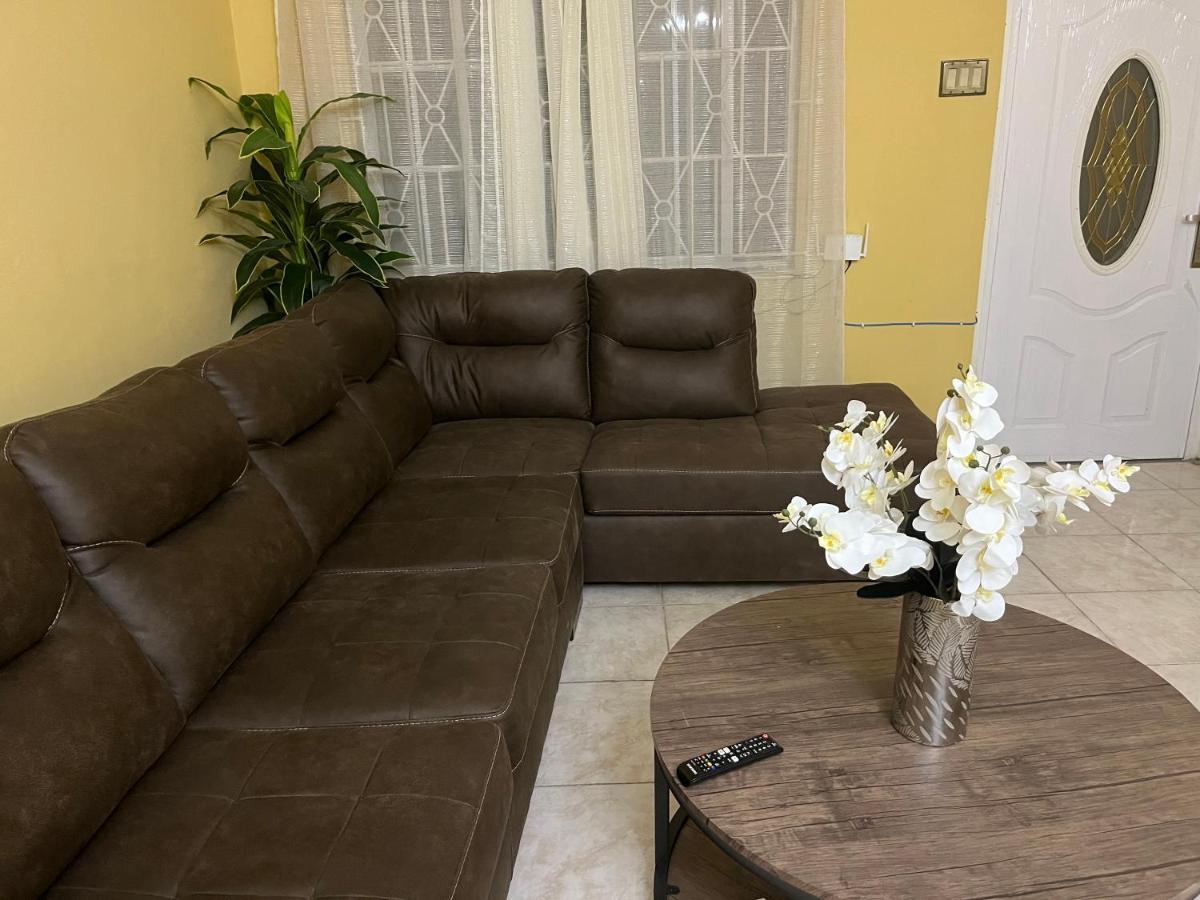 St Bess Comfort Style Black River Exterior photo